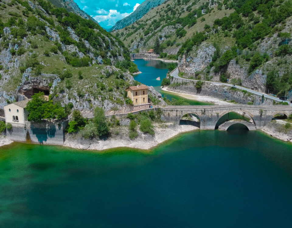 lago di san domenico abruzzo valle del sagittario