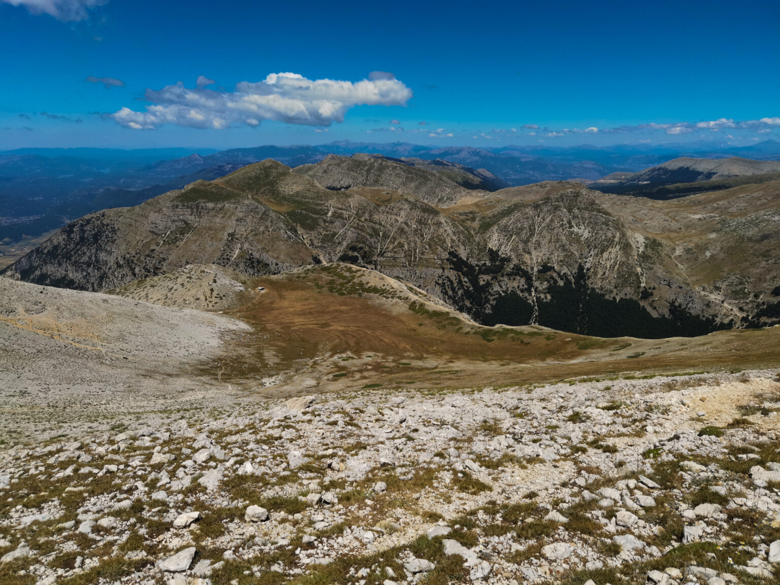 Una valle nel Parco Regionale Sirente Velino