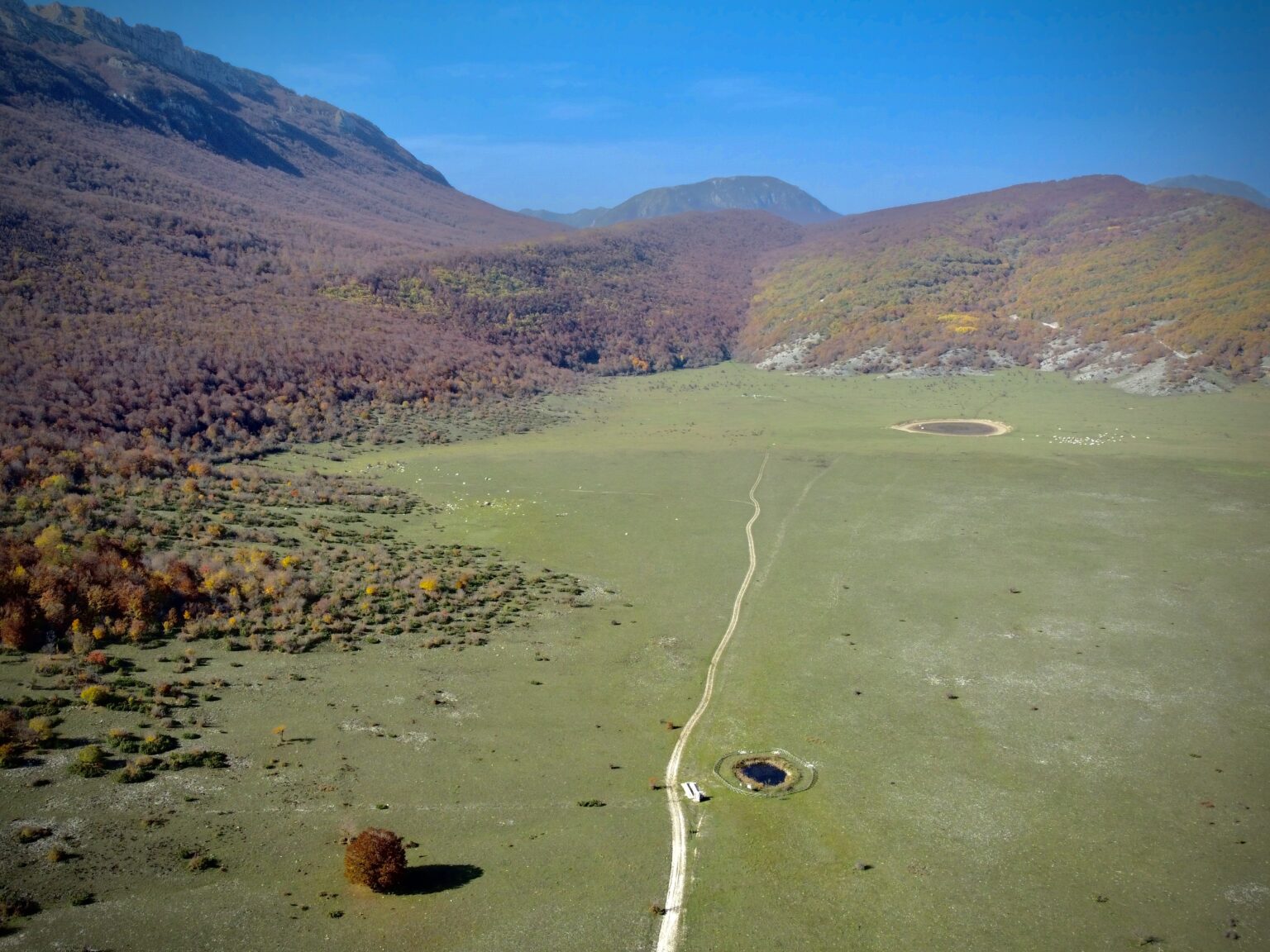 laghetto del sirente, abruzzo
